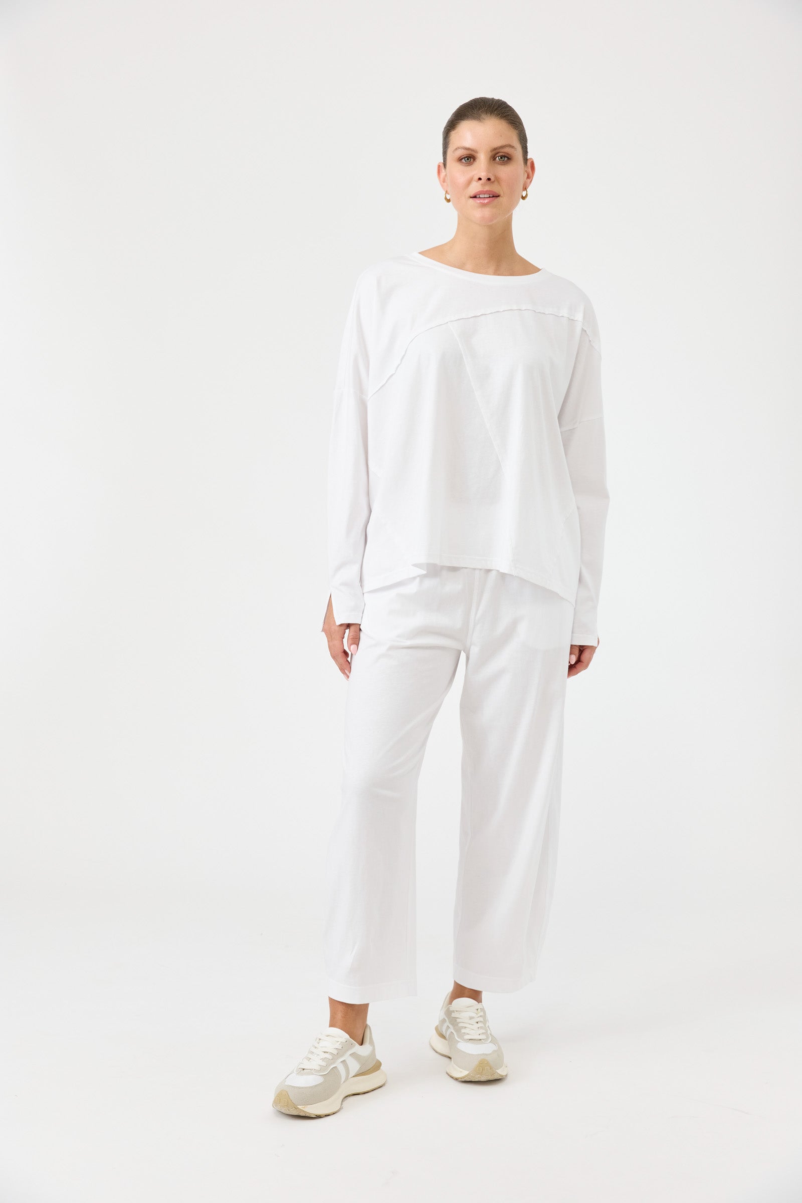 Studio Traveller LS Tshirt - Salt