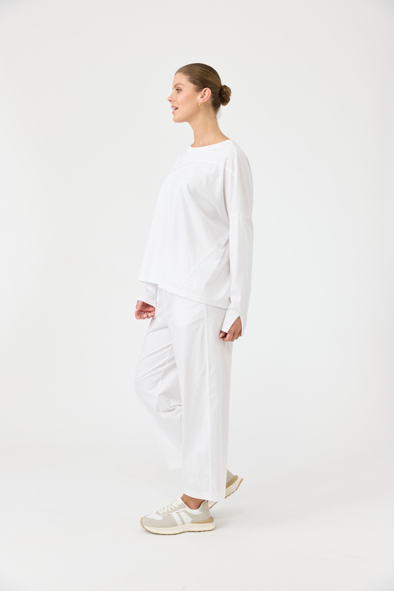Studio Traveller LS Tshirt - Salt