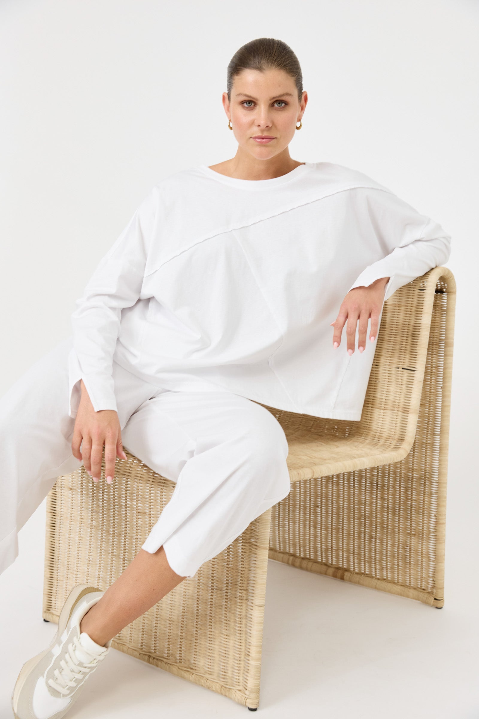 Studio Traveller LS Tshirt - Salt