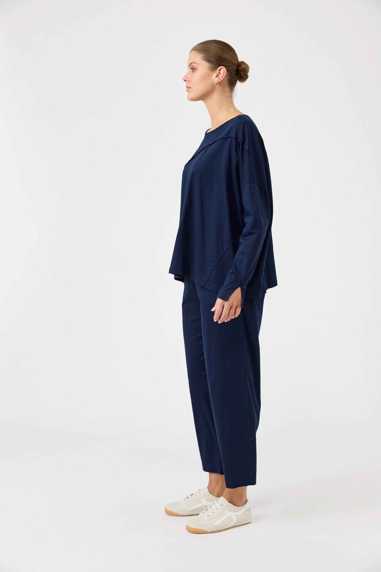 Studio Traveller LS Tshirt - Indigo