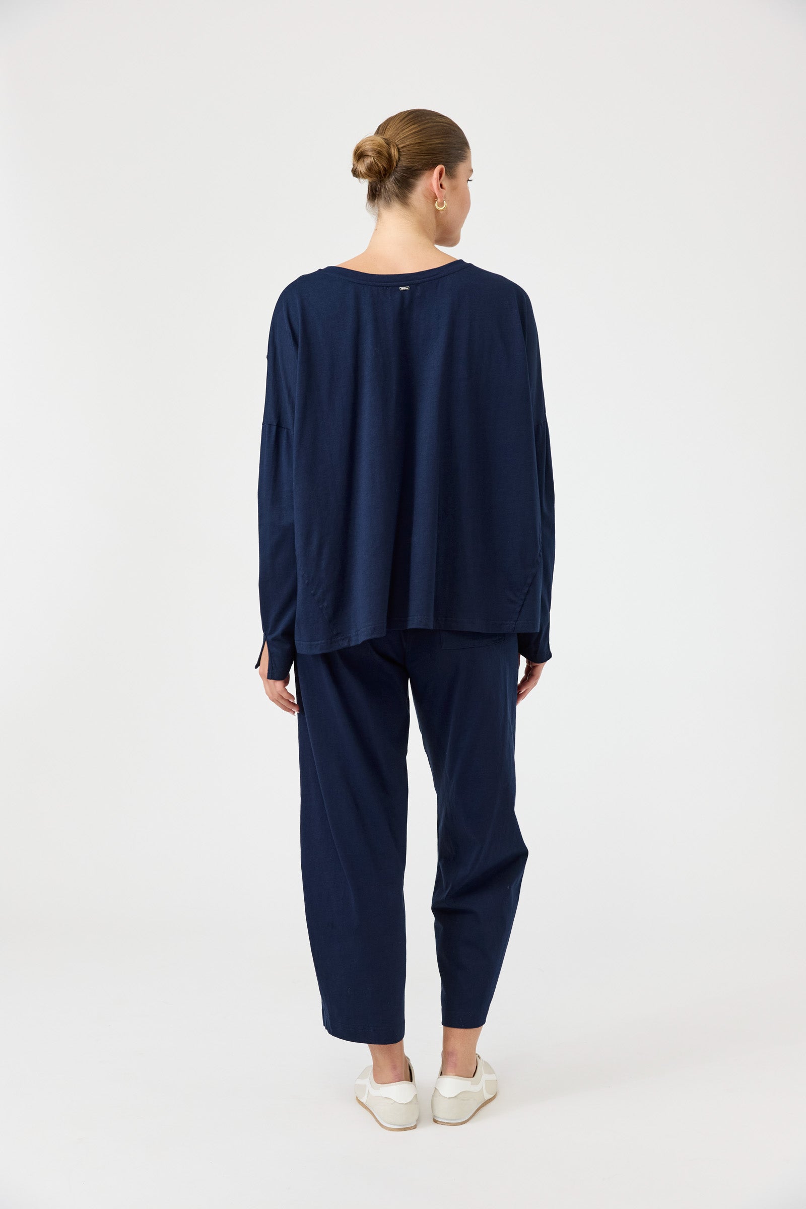 Studio Traveller LS Tshirt - Indigo