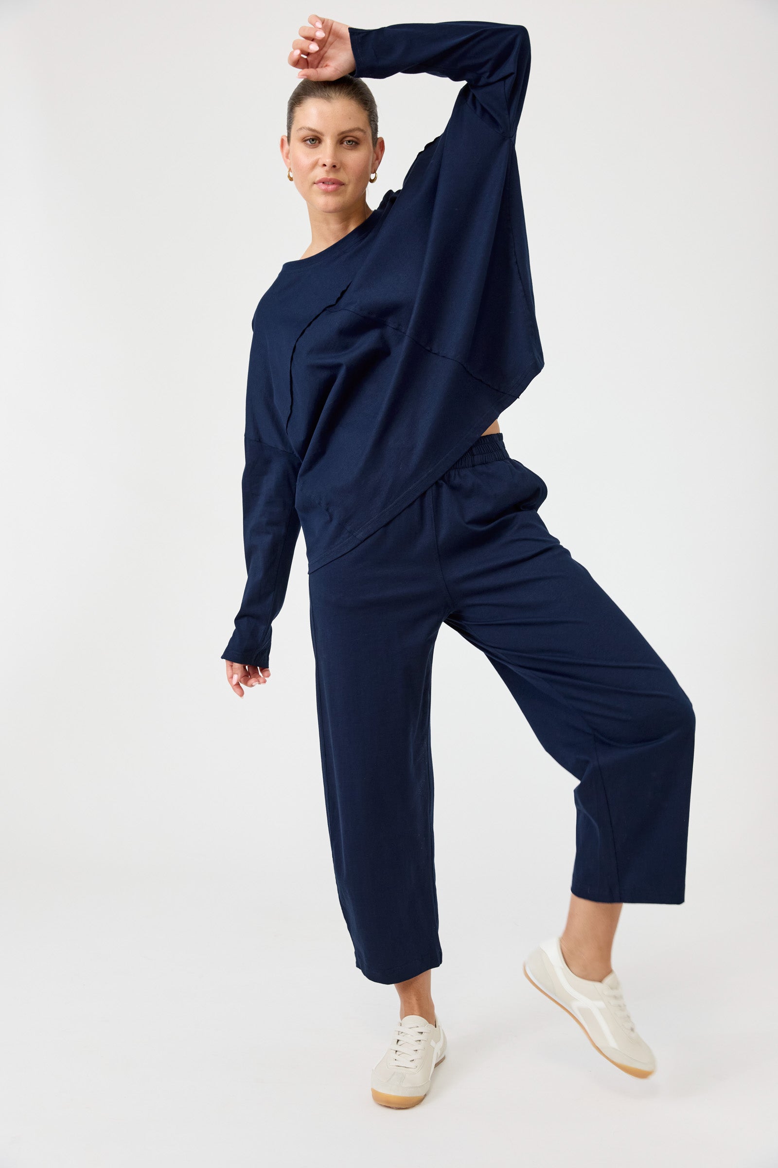 Studio Traveller LS Tshirt - Indigo