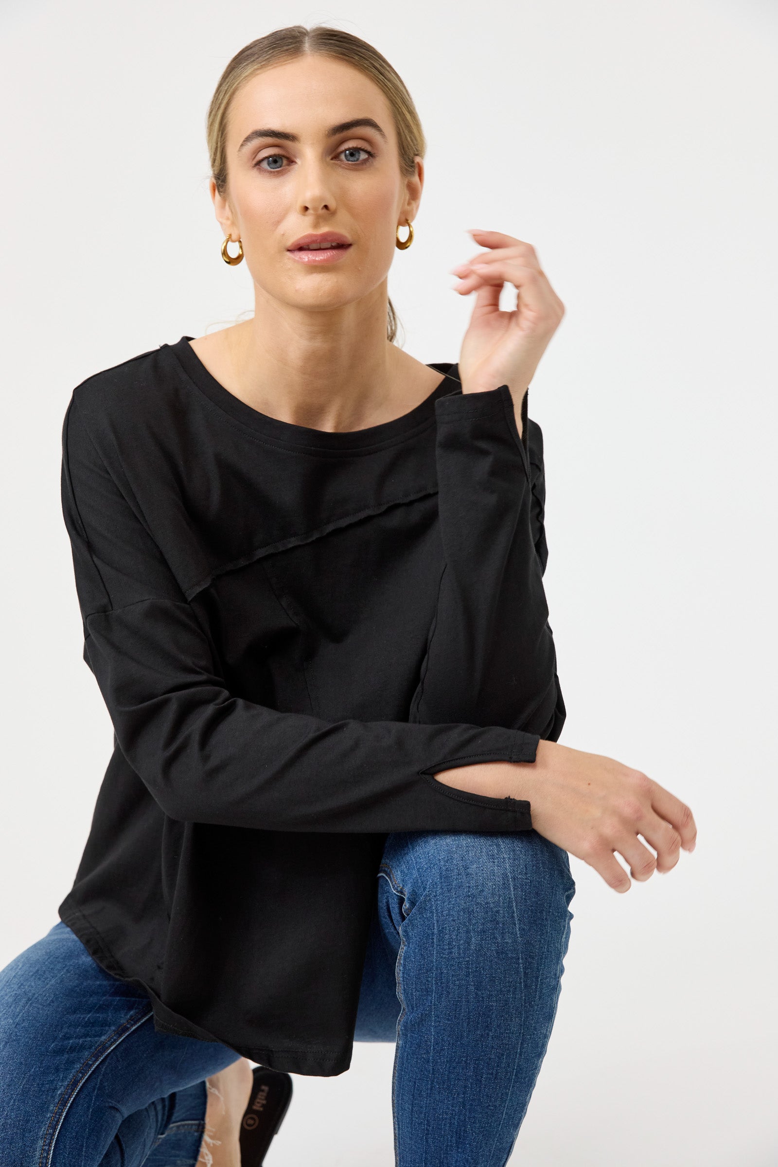 Studio Traveller LS Tshirt - Ebony