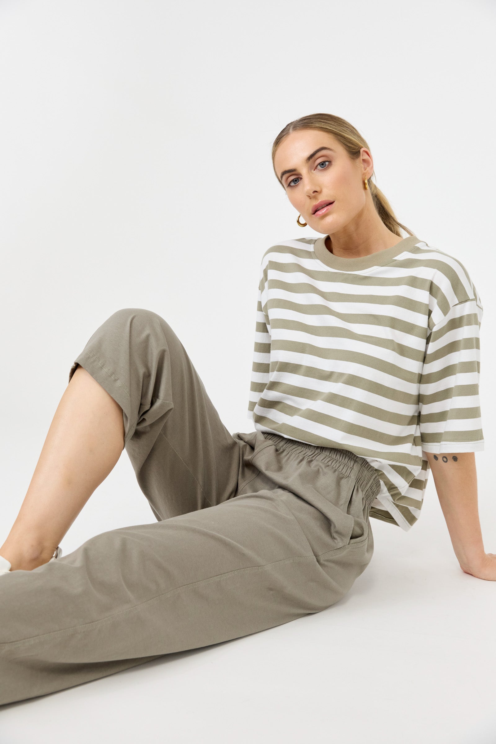 Studio Traveller Pant - Olive