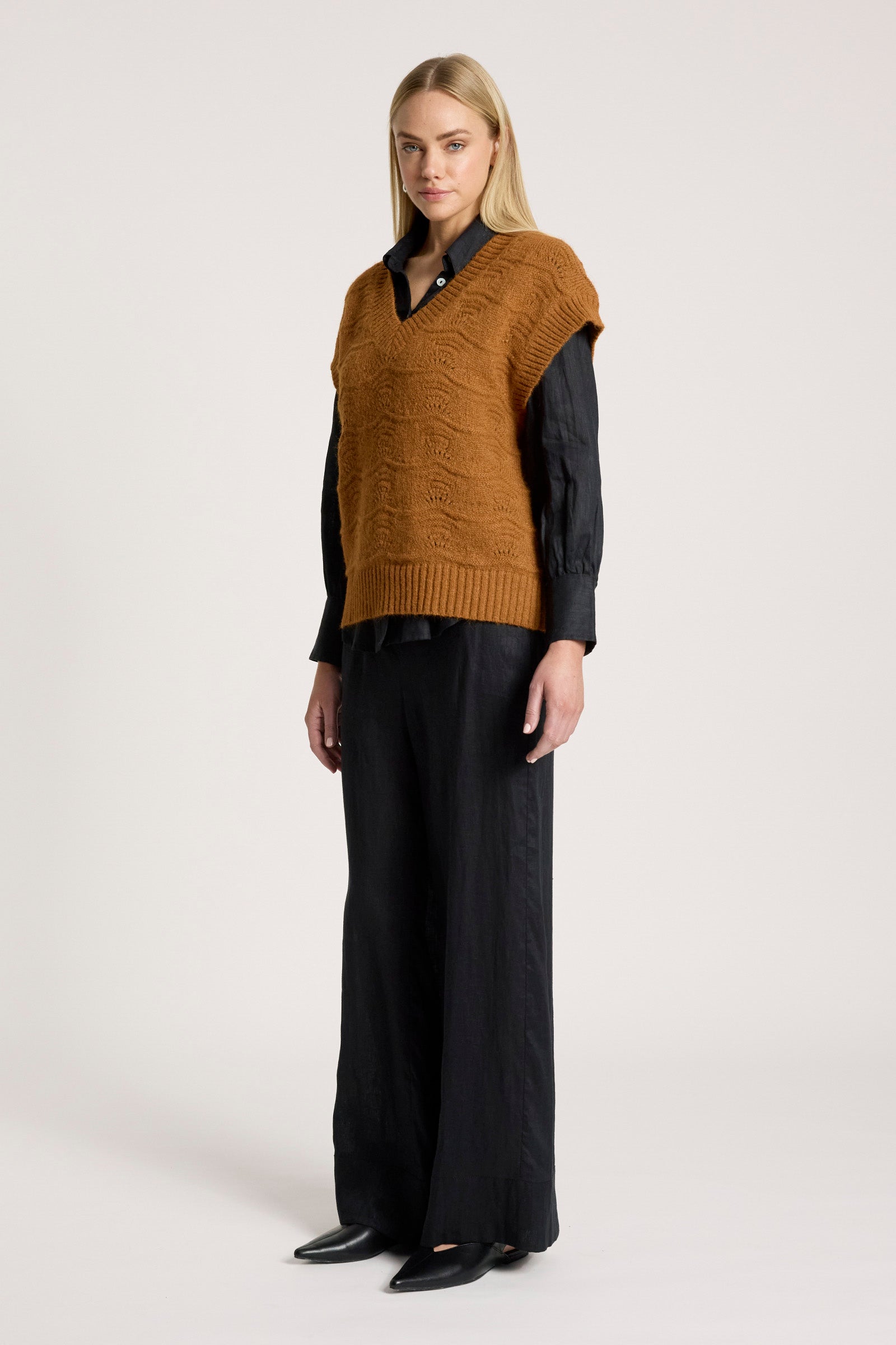 Orin Knit Vest - Caramel