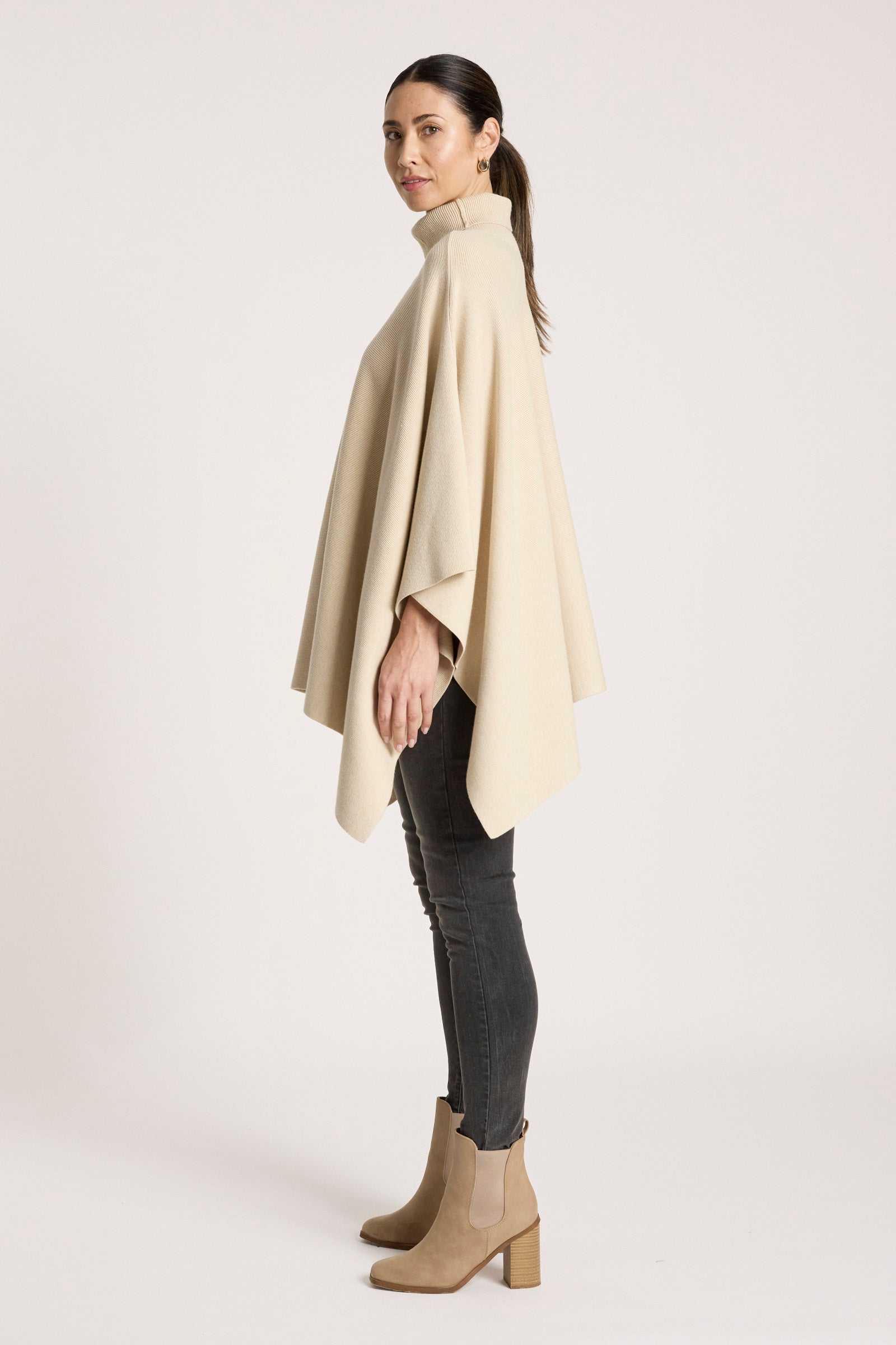 Samira Poncho - Bisque