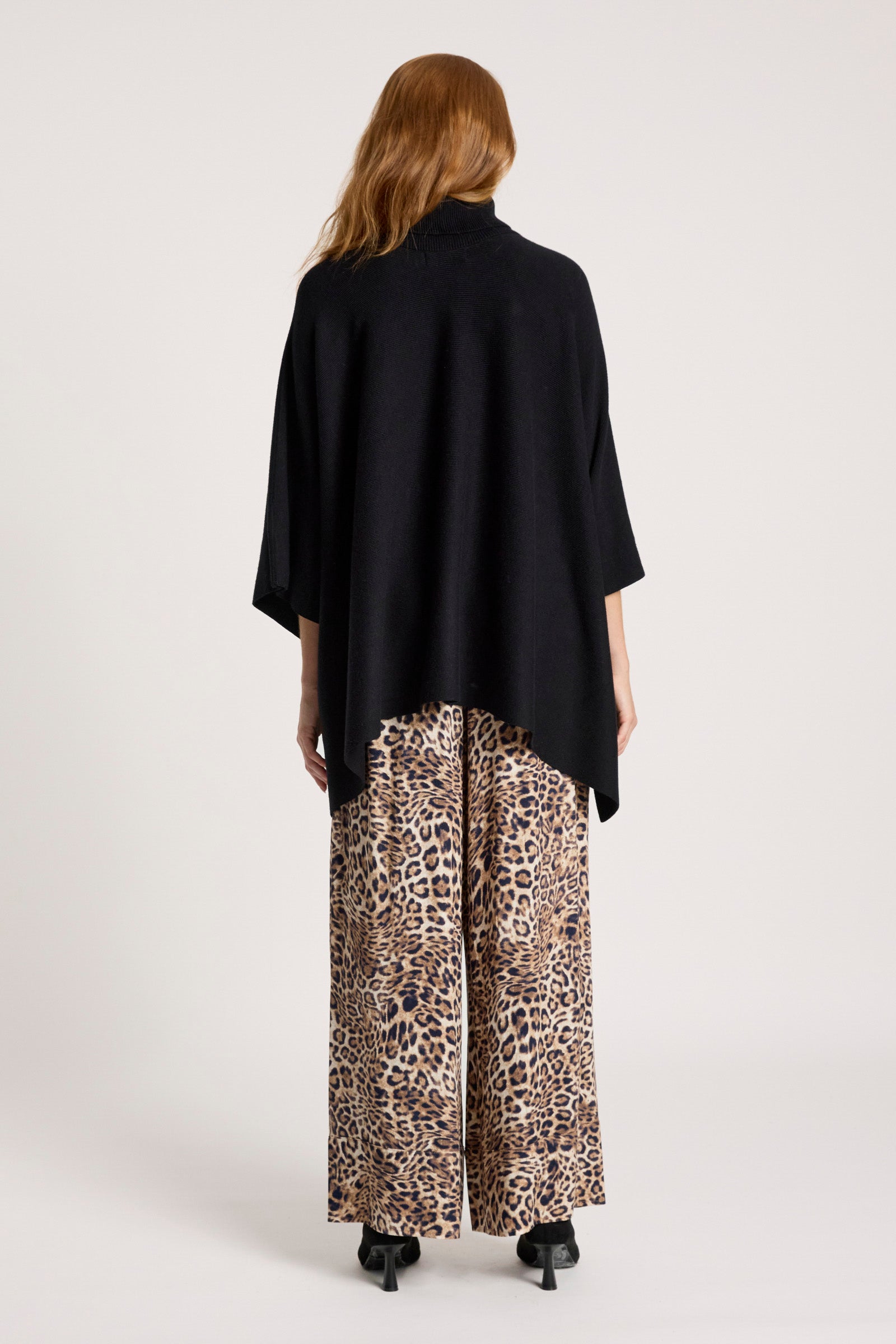 Samira Poncho - Black
