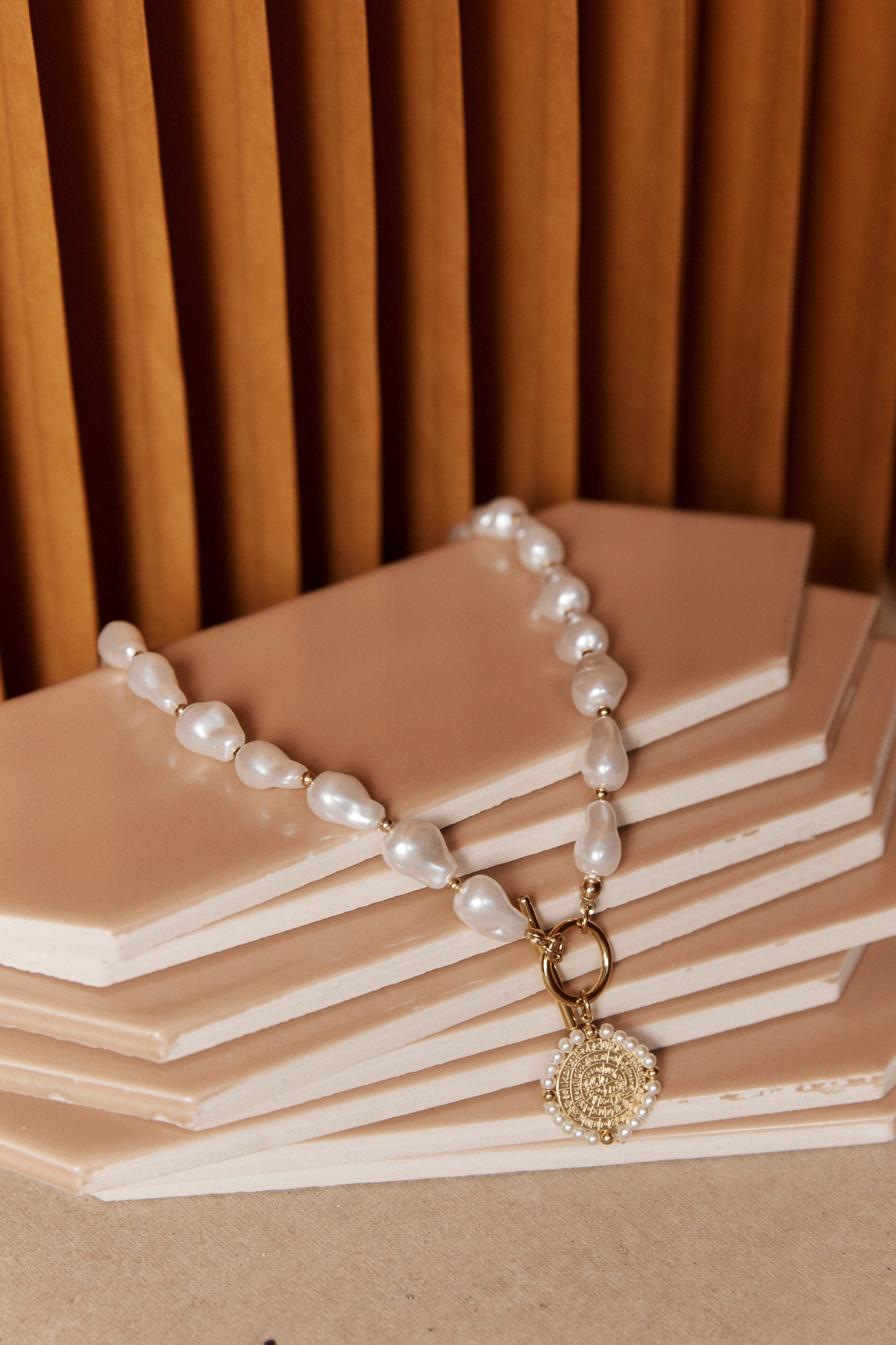 San Necklace - Pearl Coin