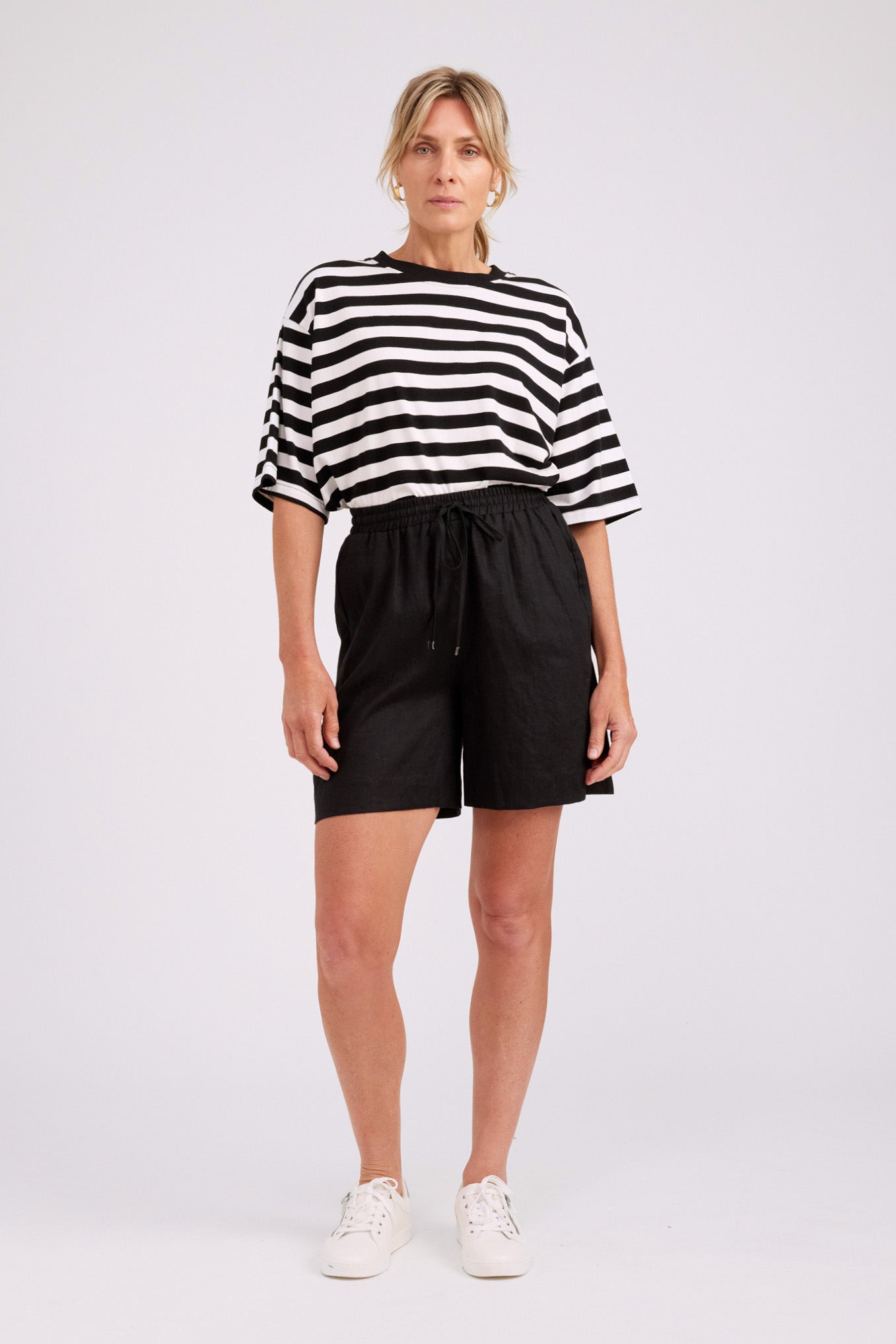 Studio Bermuda Short - Black