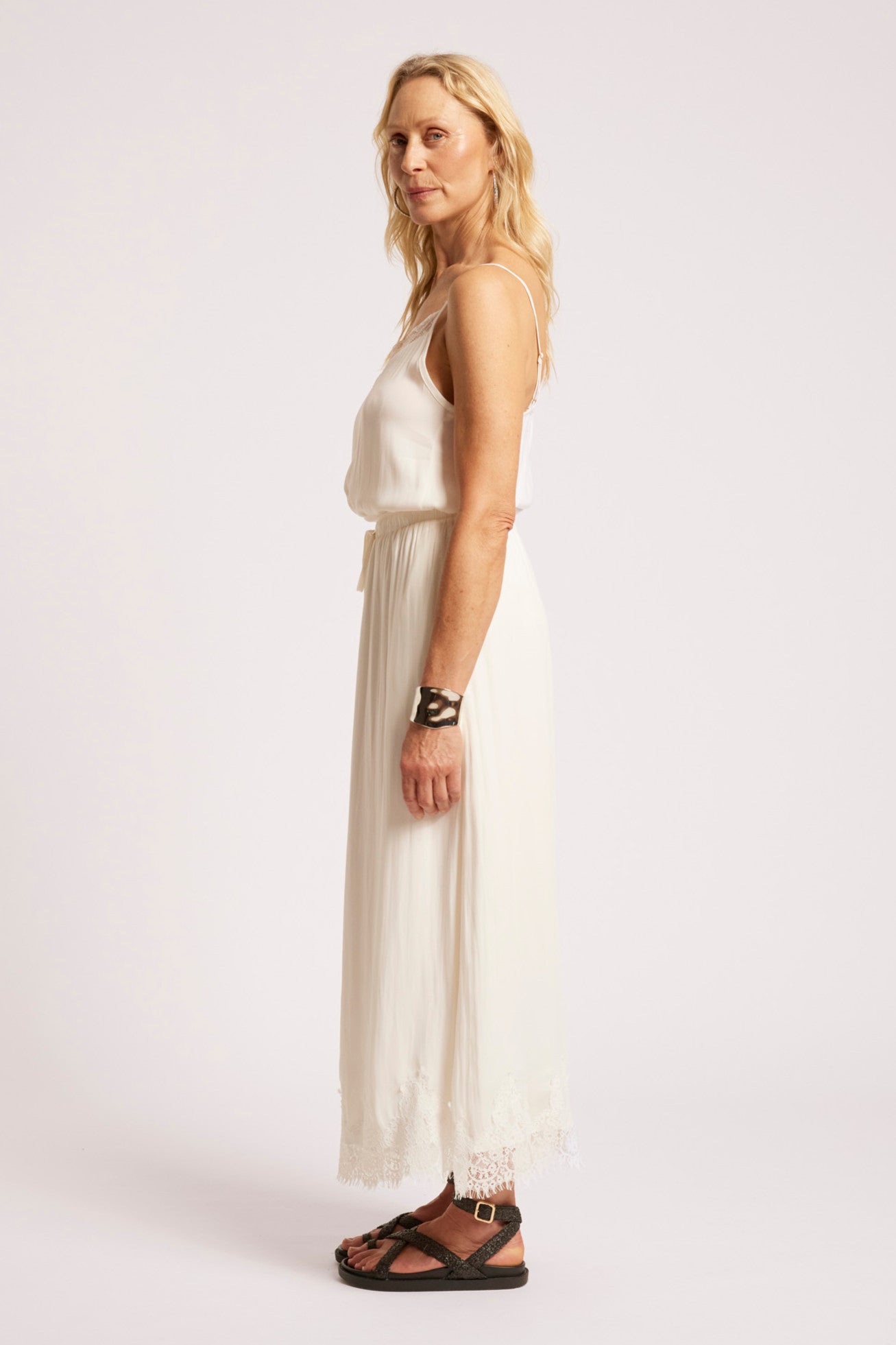 Drift Lace Skirt - White