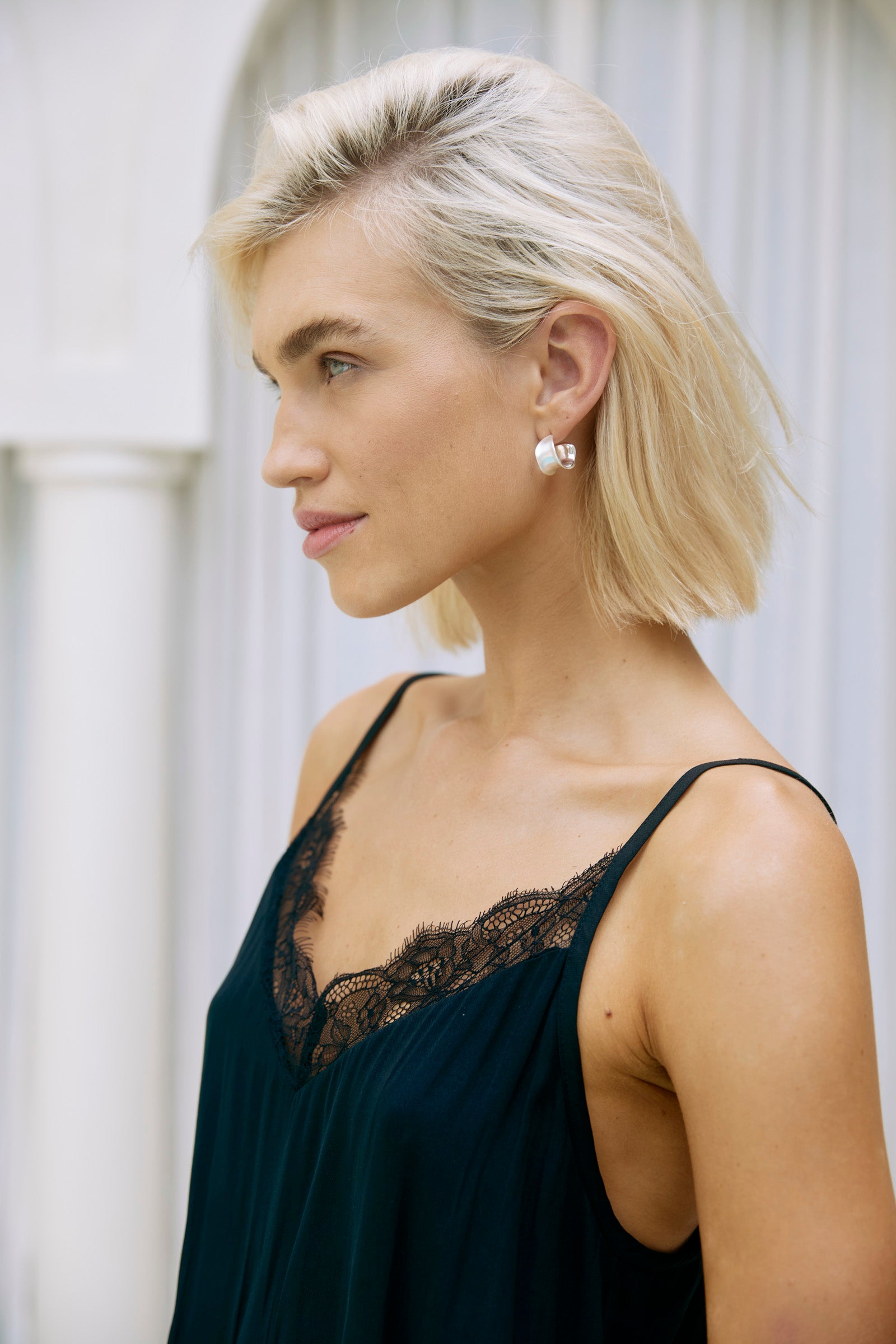 Olivera Curve Earring - Silver