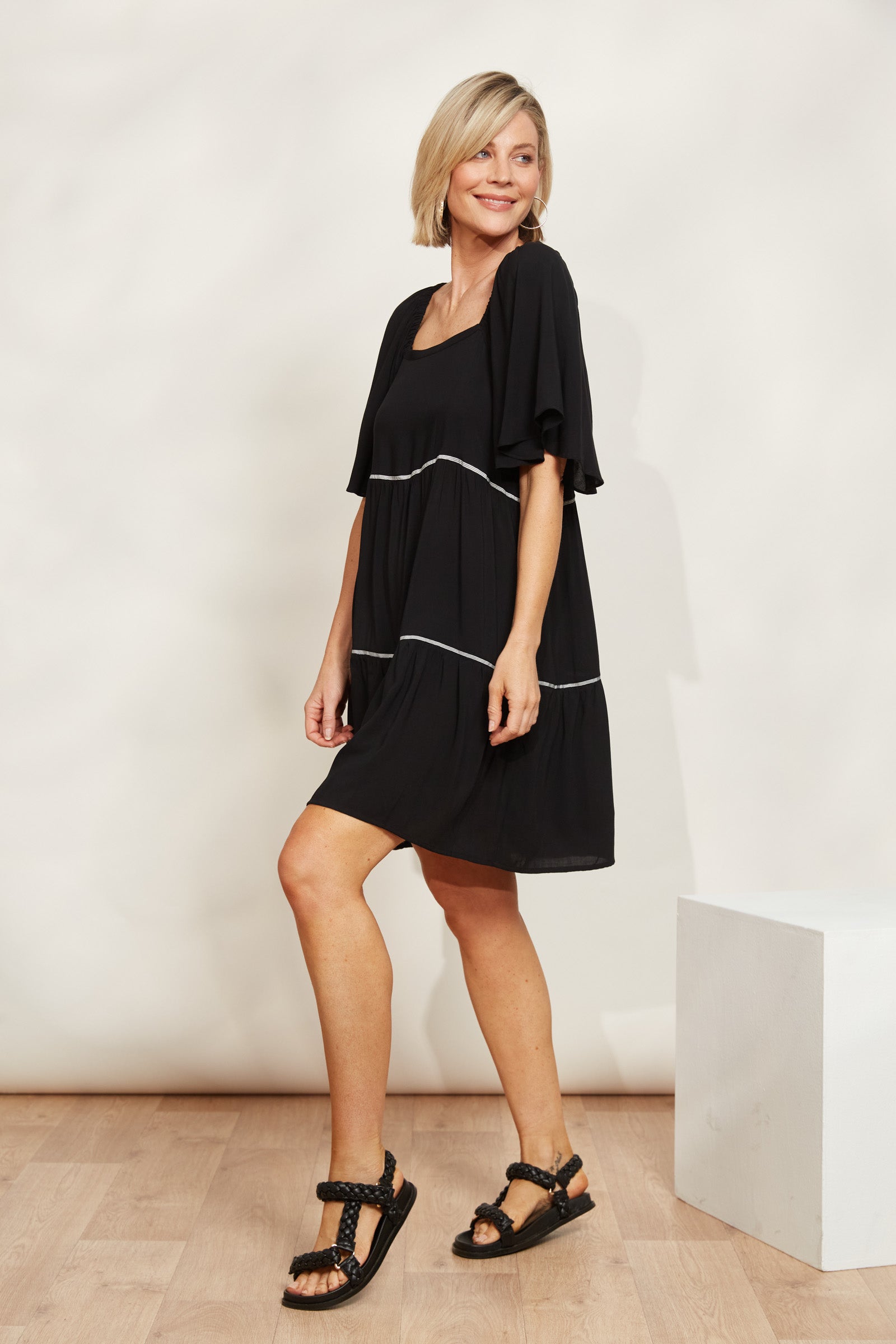 La Mer Dress - Sable - eb&ive Clothing - Dress Mid