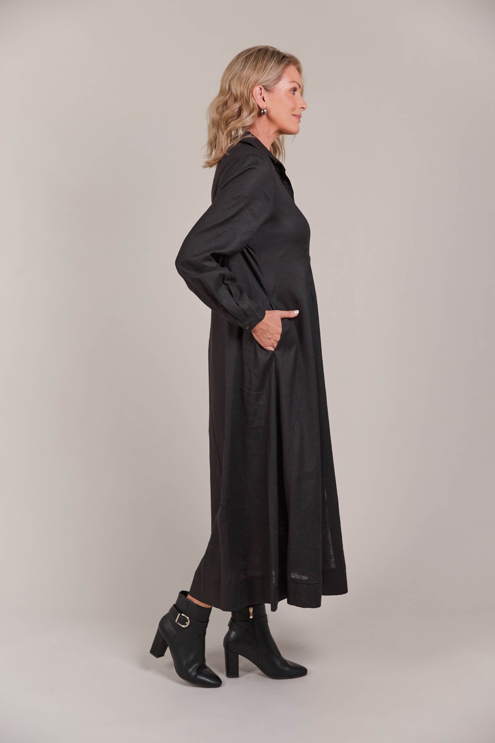 Laax Shirt Dress - Black