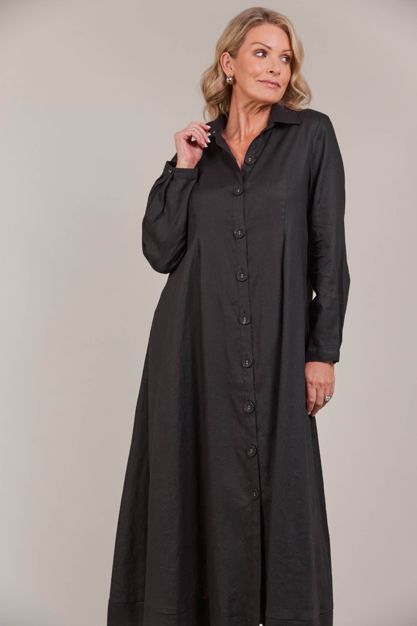 Laax Shirt Dress - Black