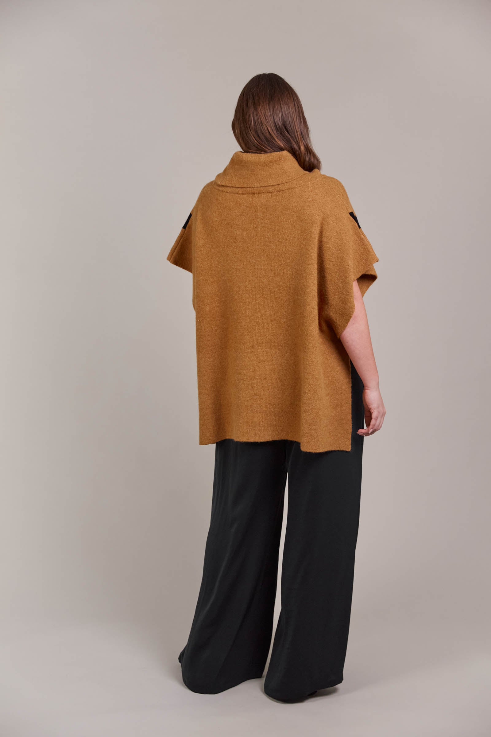 Avino Poncho - Tobacco