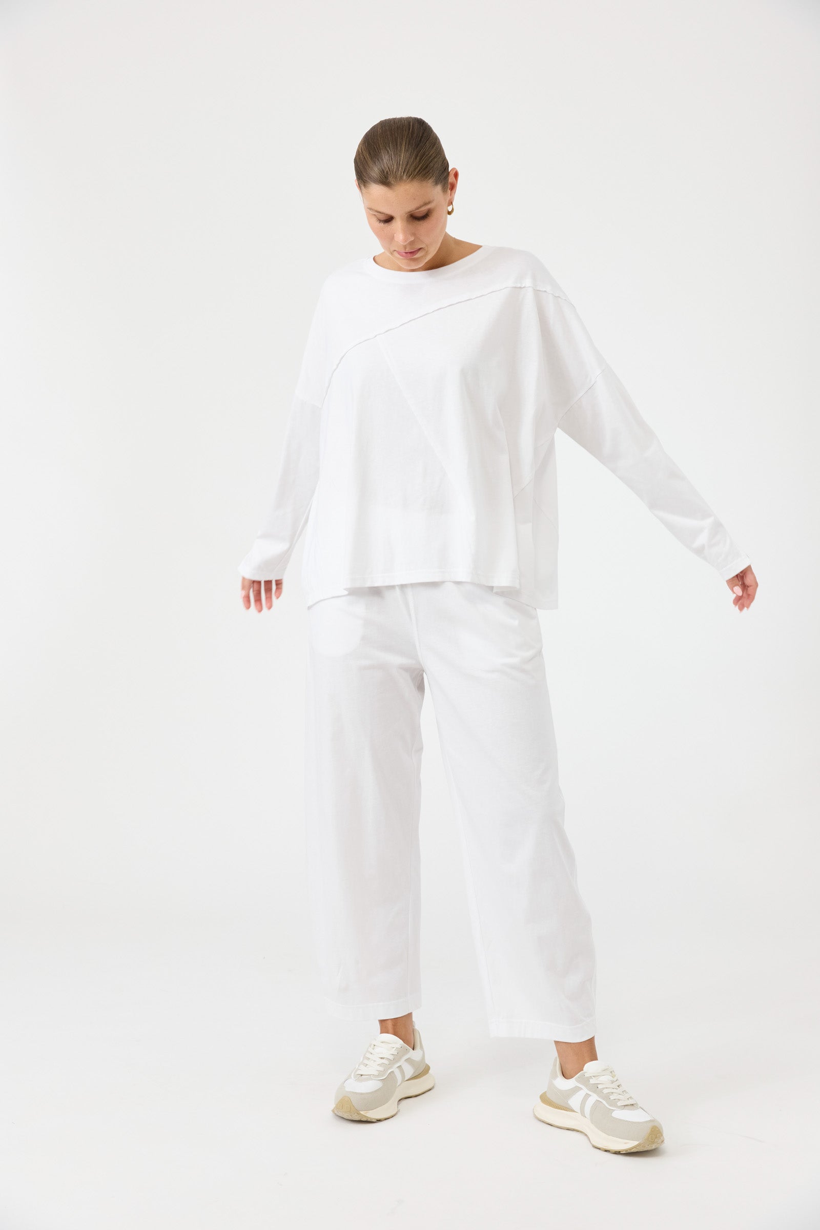 Studio Traveller LS Tshirt - Salt