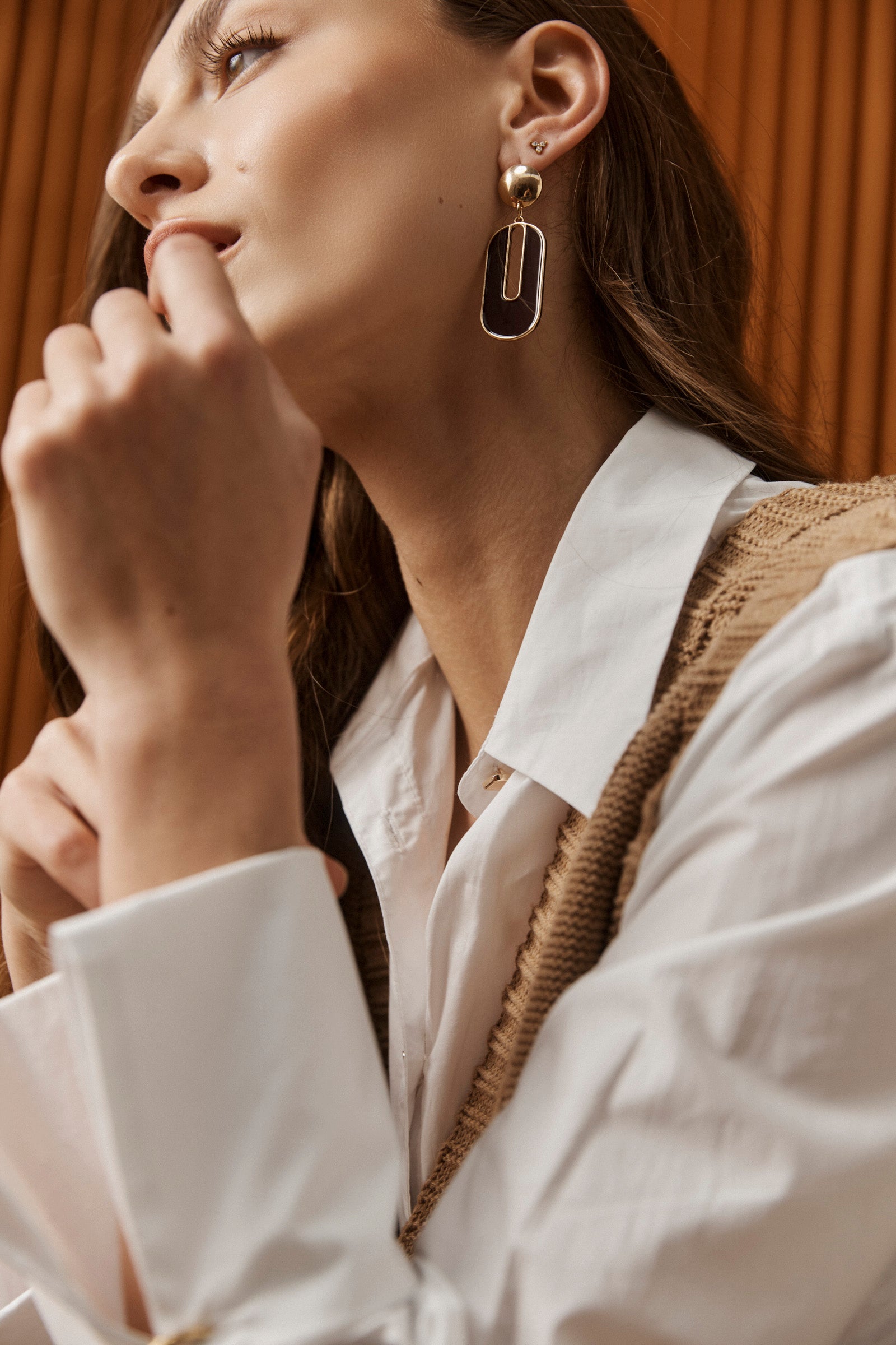 Amira Oval Earring - Mahogany