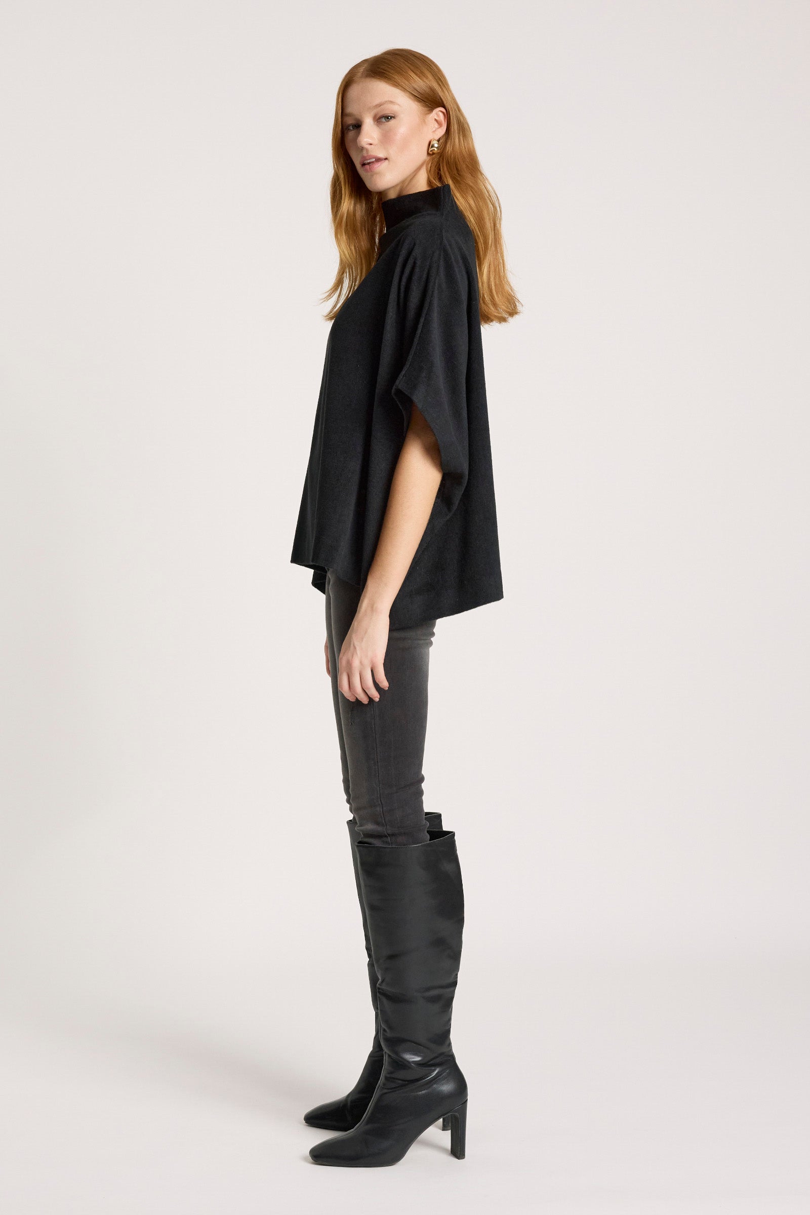 Azul Poncho - Black