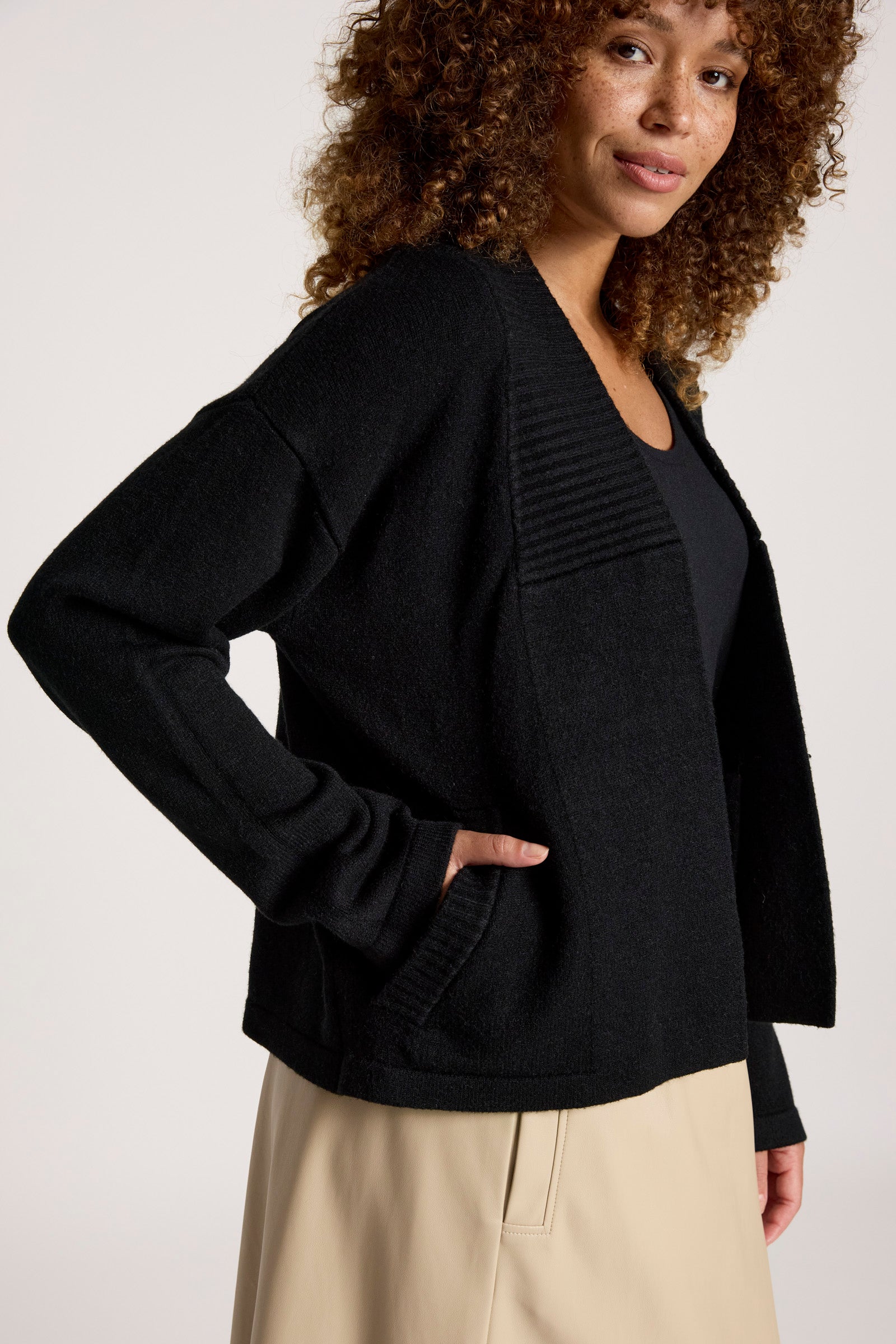 Samira Crop Cardigan - Black