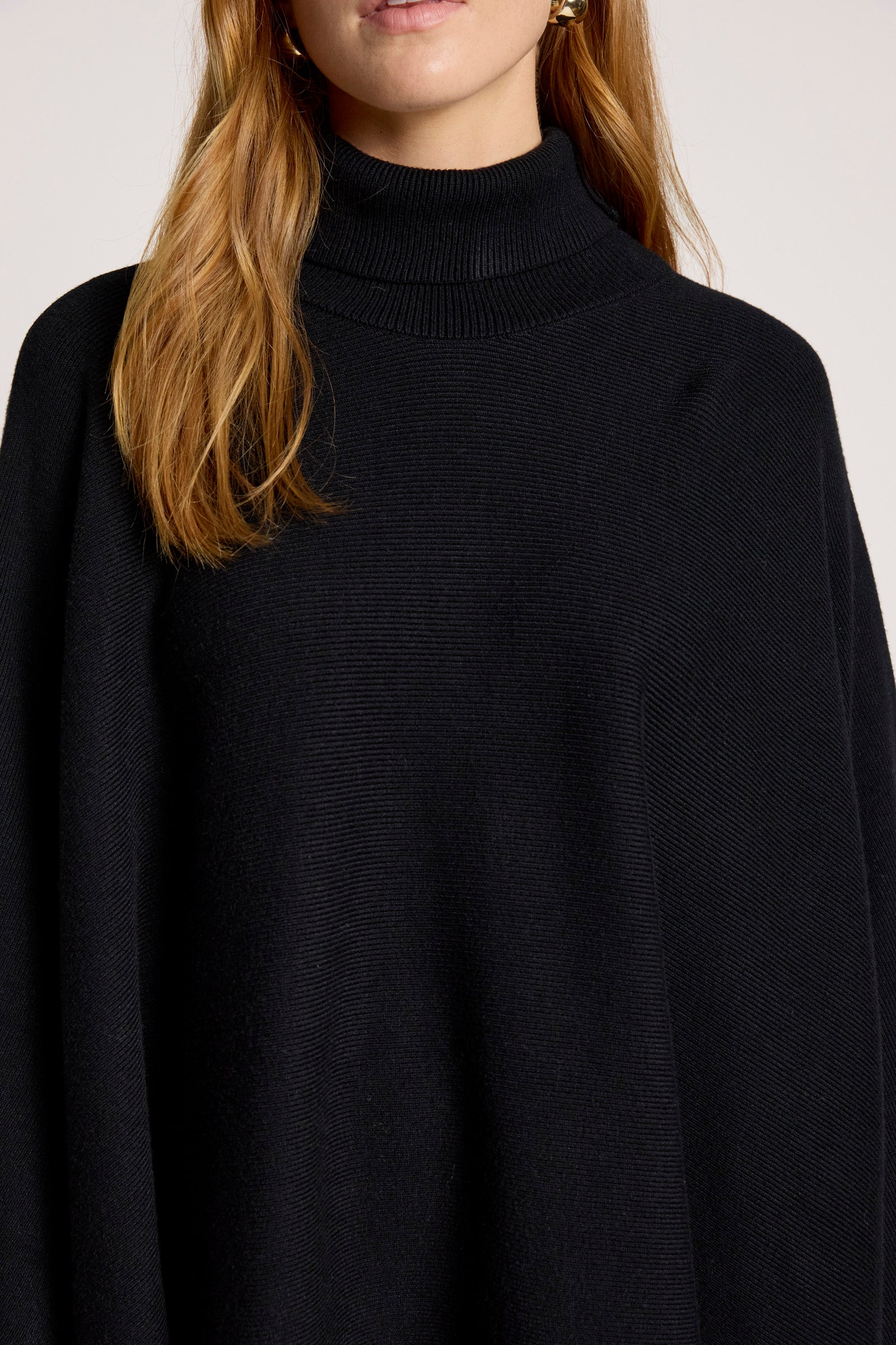 Samira Poncho - Black