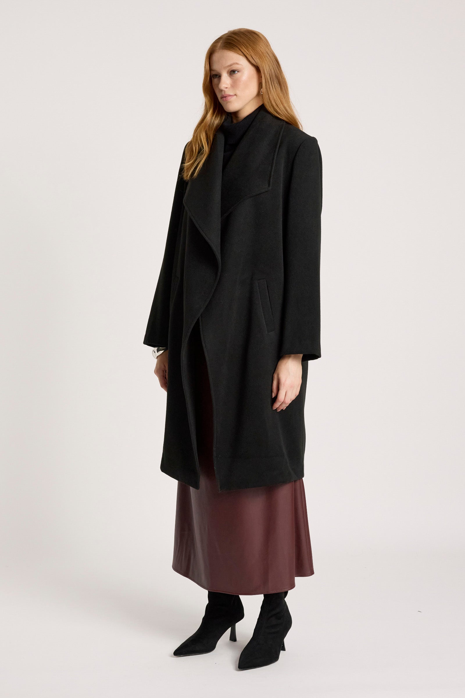 Wanderer Coat - Black