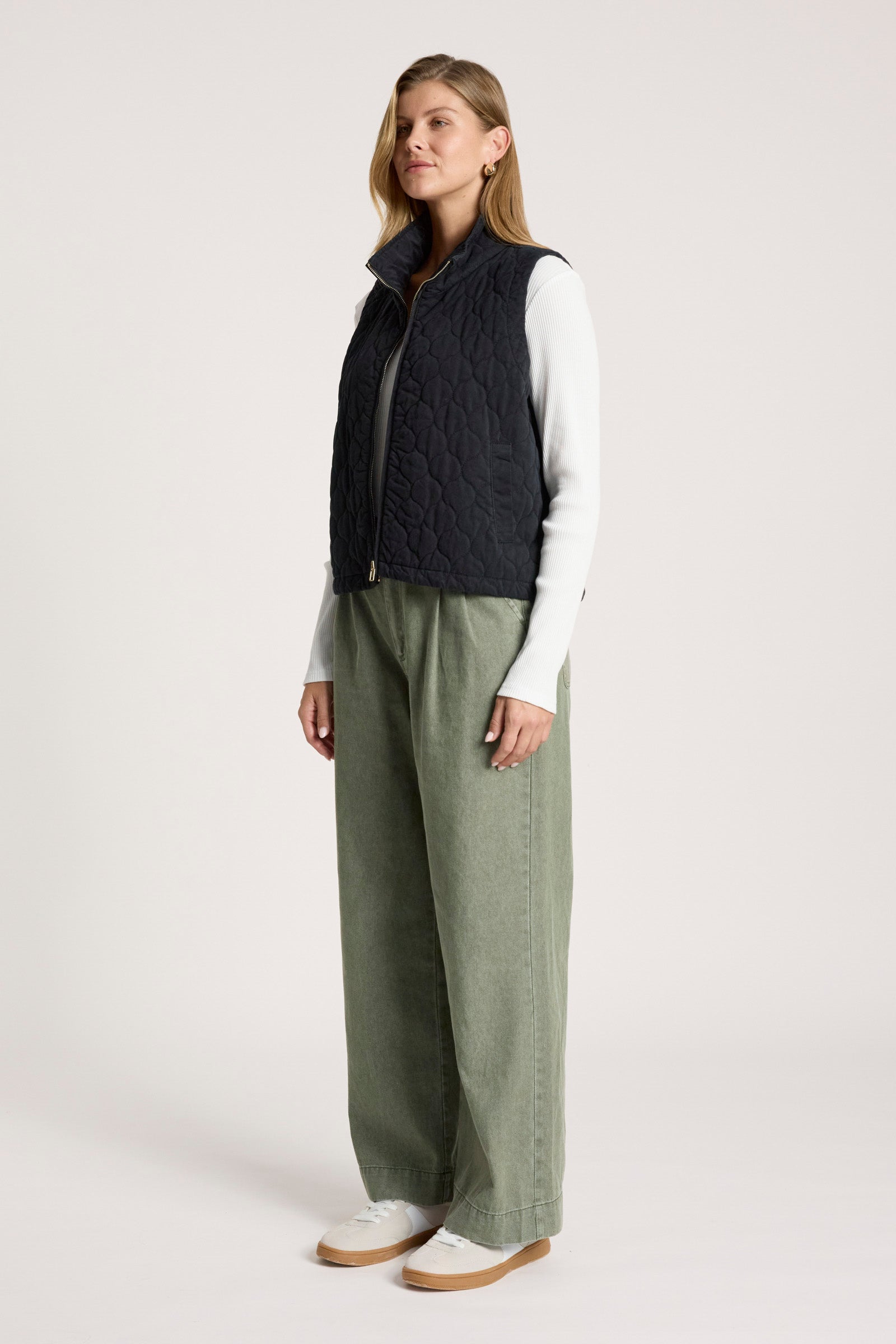 Sansi Quilted Crop Vest - Black