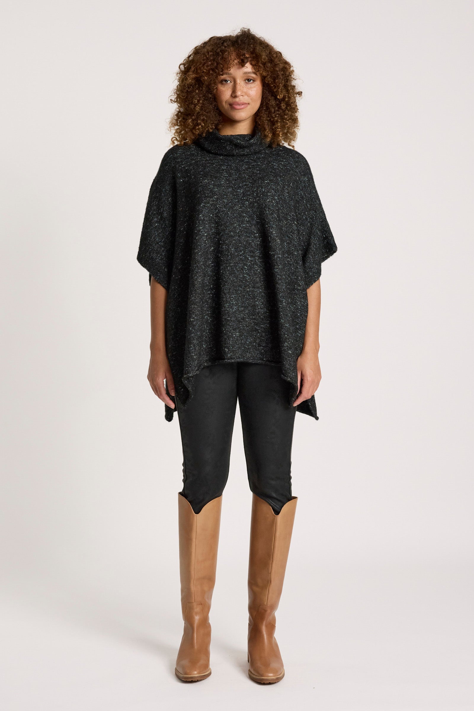 Zarda Poncho - Black
