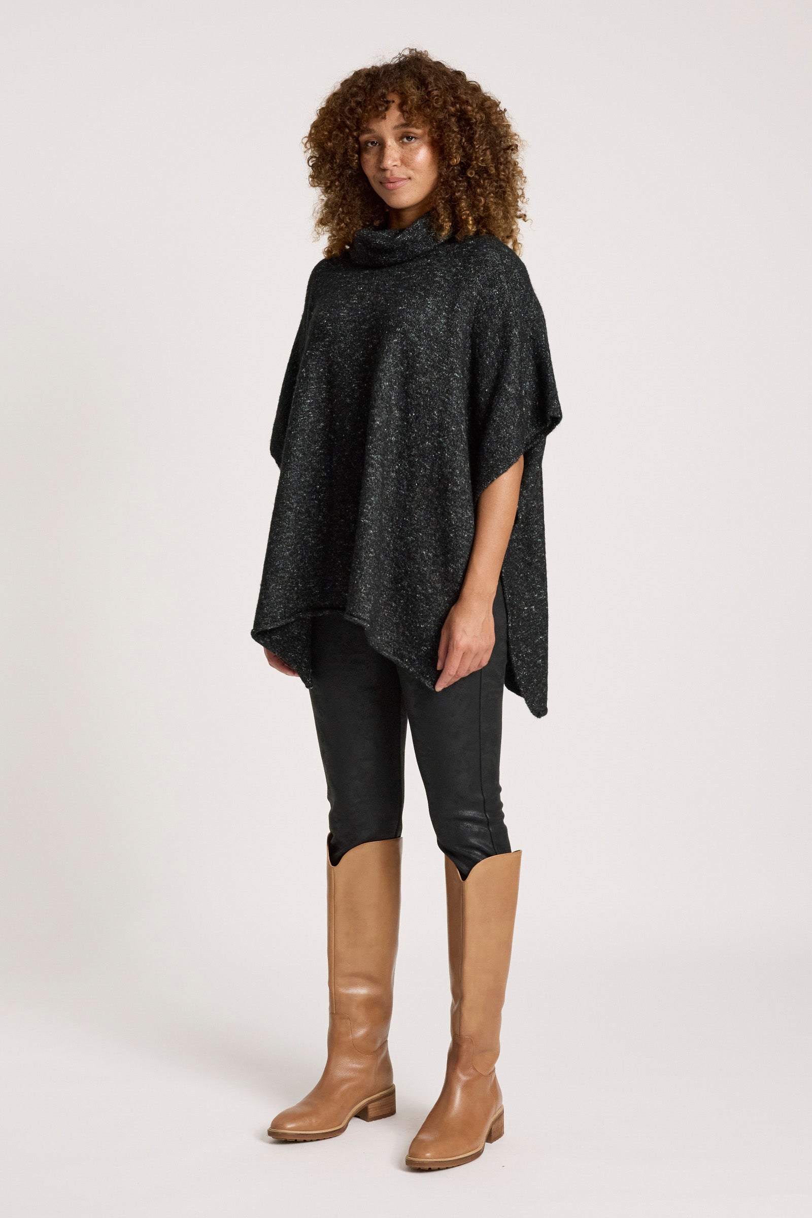 Zarda Poncho - Black