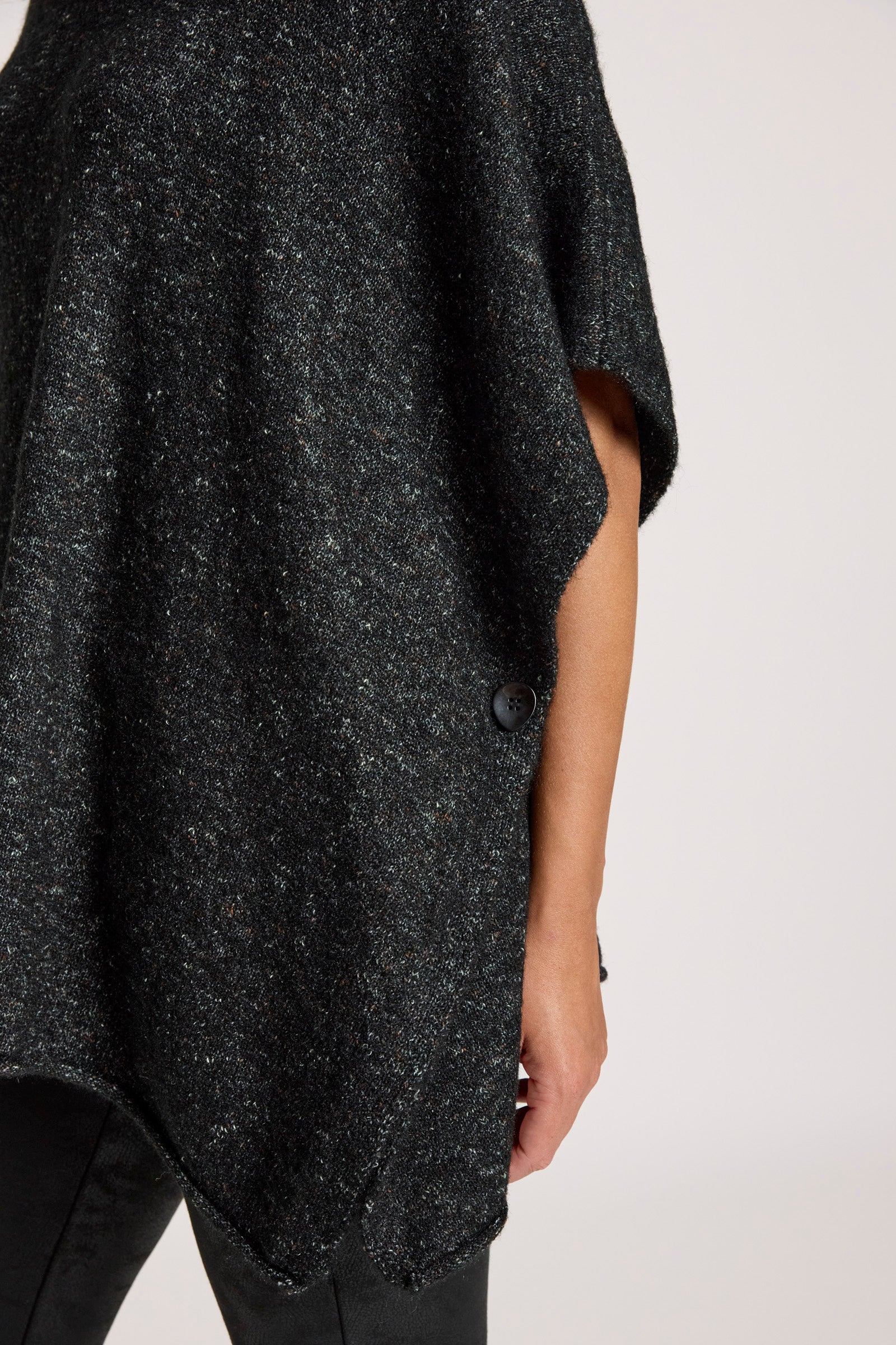 Zarda Poncho - Black