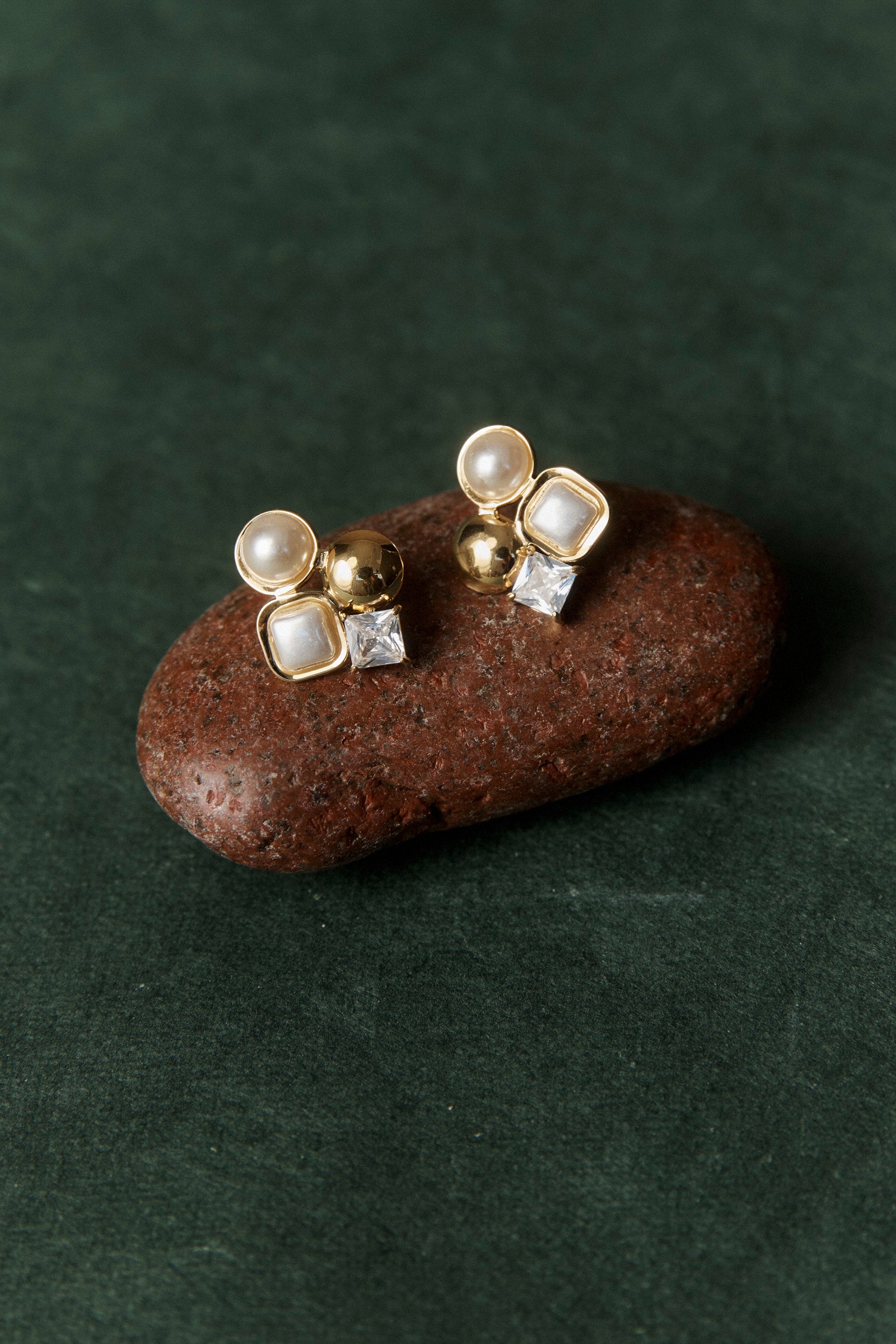 San Pearl Earring - Pearl / Diamante