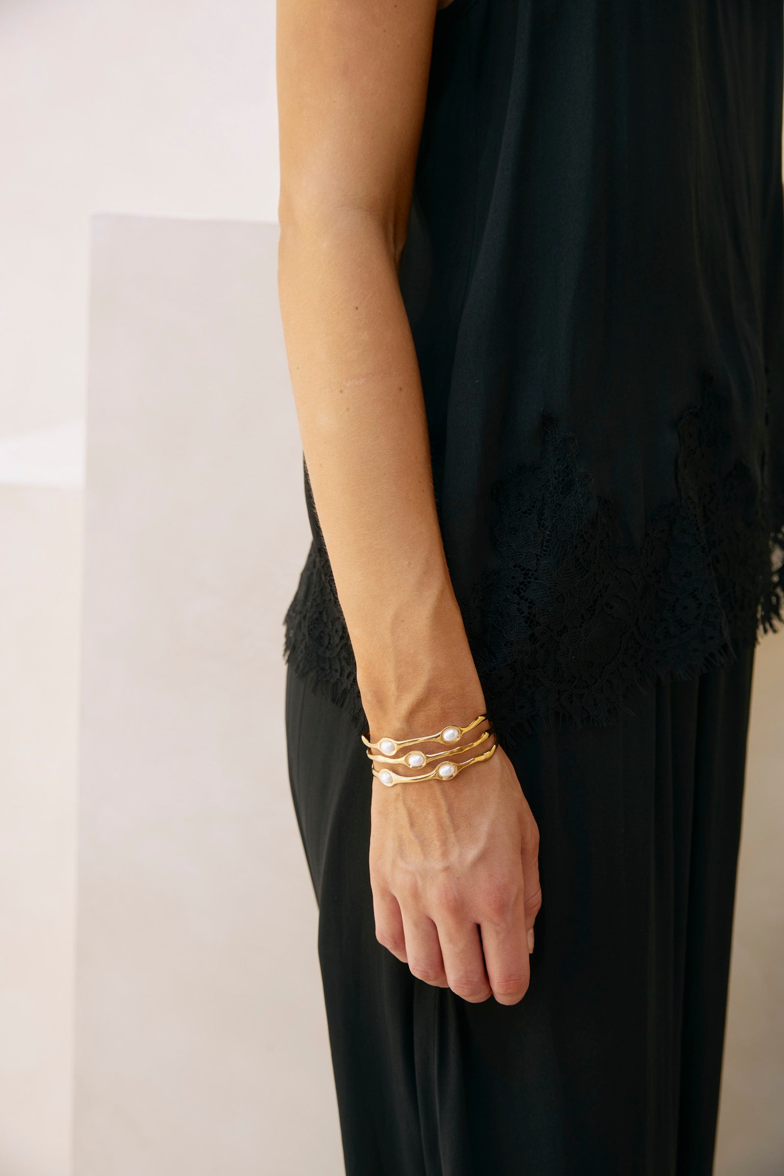 Solara Cuff - Gold / Pearl